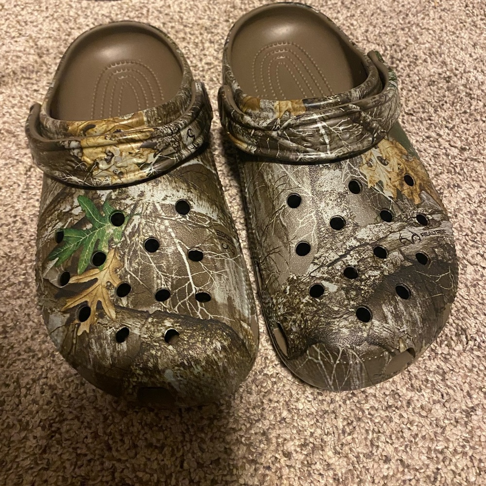 Realtree camo crocs